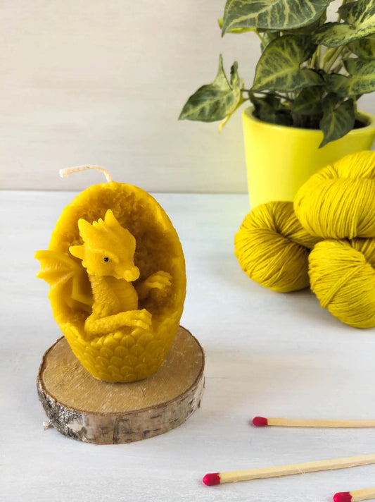 Schnuffur - beeswax candle dragon egg dark yellow