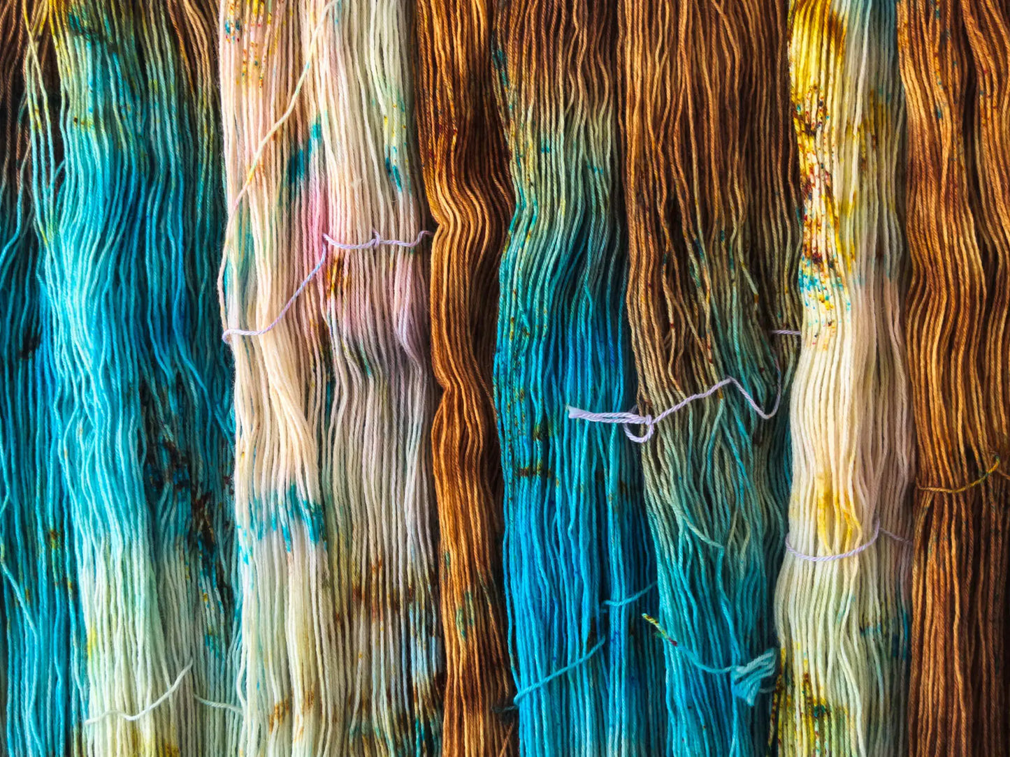 Steampunk-Libelle - Monatsfärbung April 2026 *Dye to order