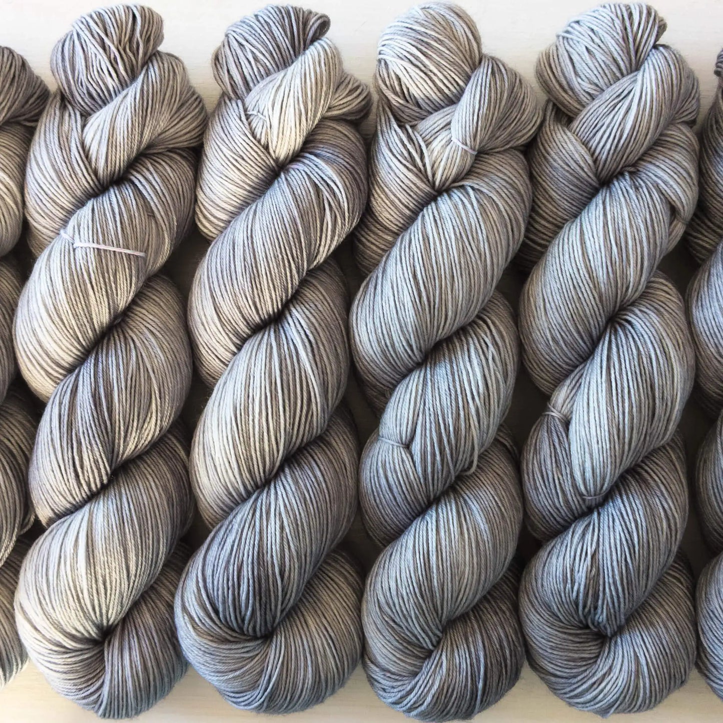 Silbergrau - Blue Socks (BFL/Nylon)