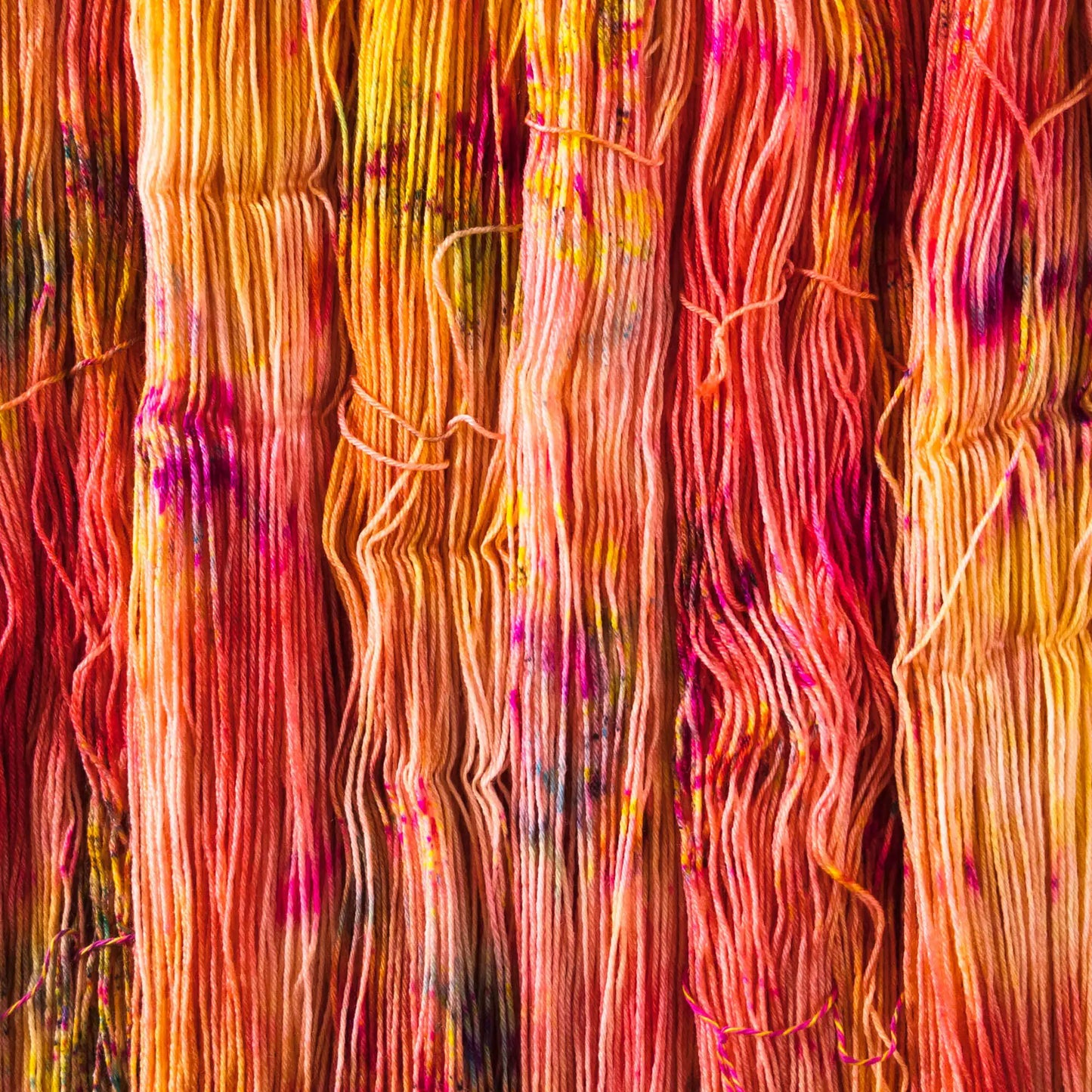 Neon Peach - Boo (BFL/Bambusviskose)