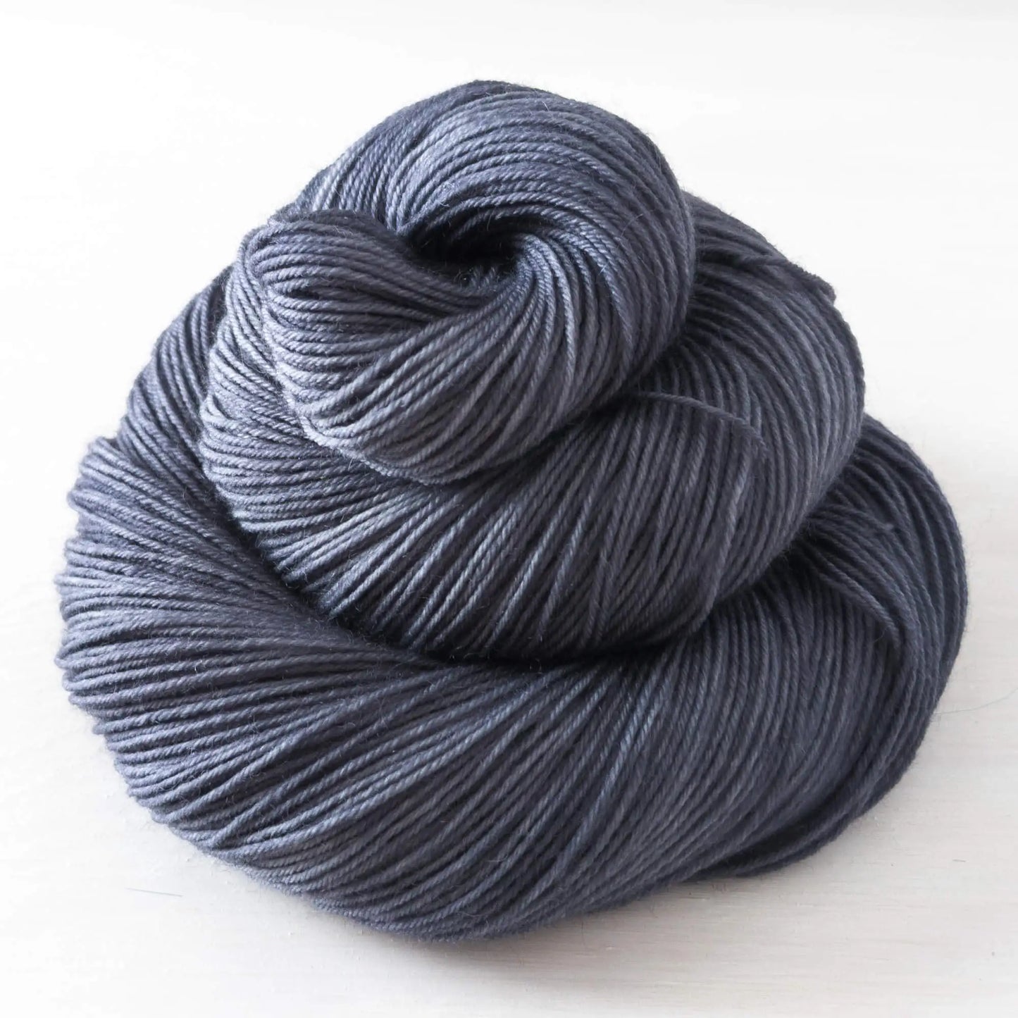 Mittelgrau - Blue Socks (BFL/Nylon)