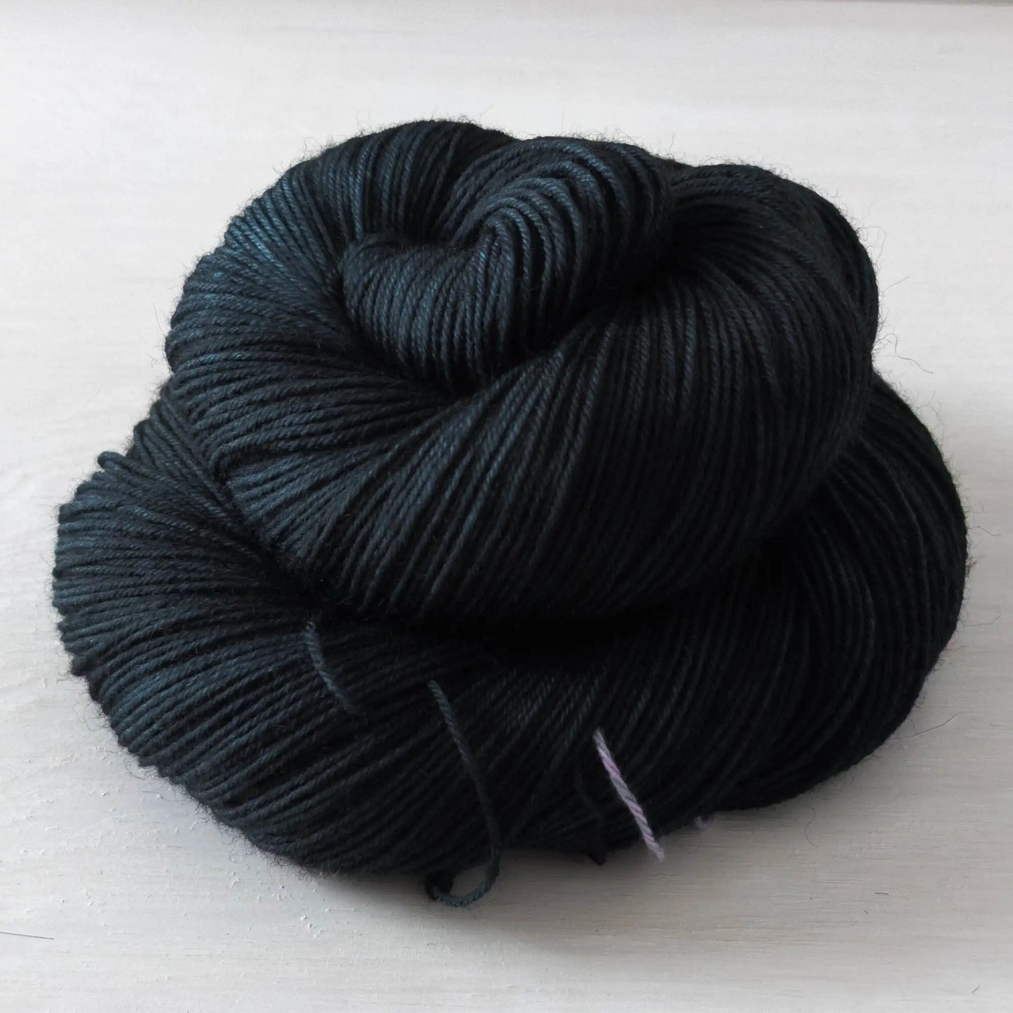 Schwarz - Blue Socks (BFL/Nylon)