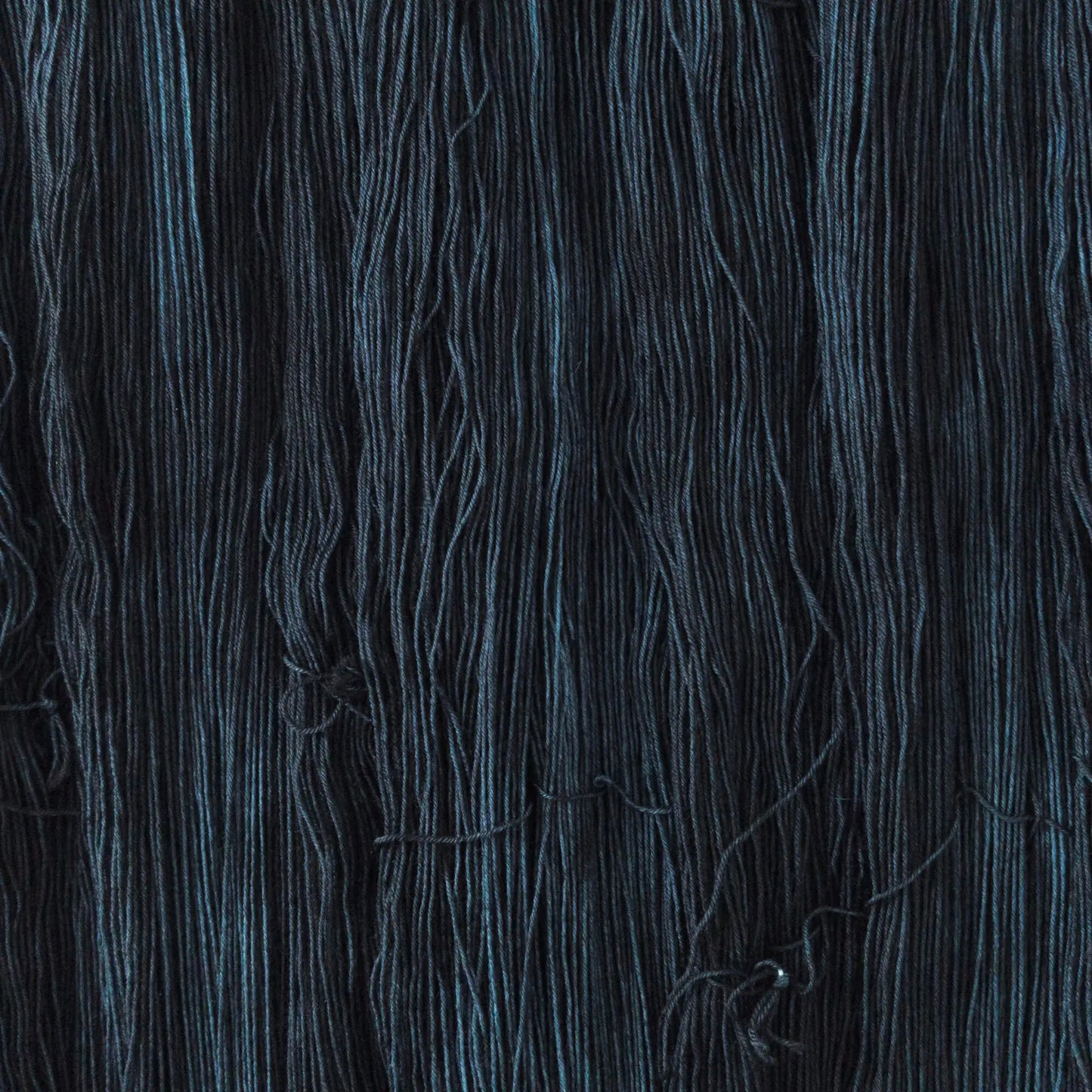 Schwarz - Blue Socks (BFL/Nylon)