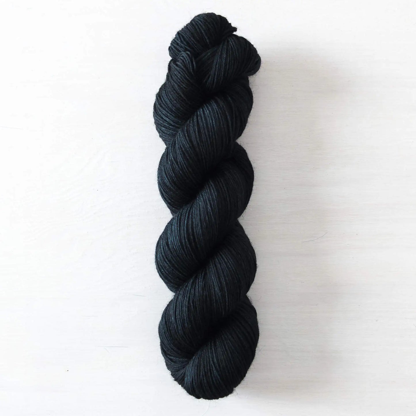Schwarz - Blue Socks (BFL/Nylon)