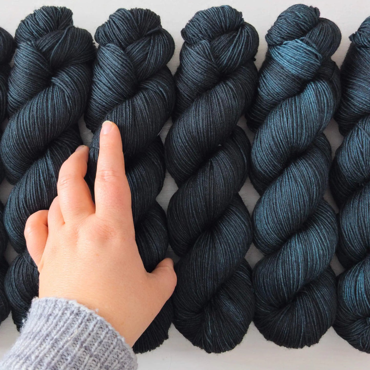 Schwarz - Blue Socks (BFL/Nylon)