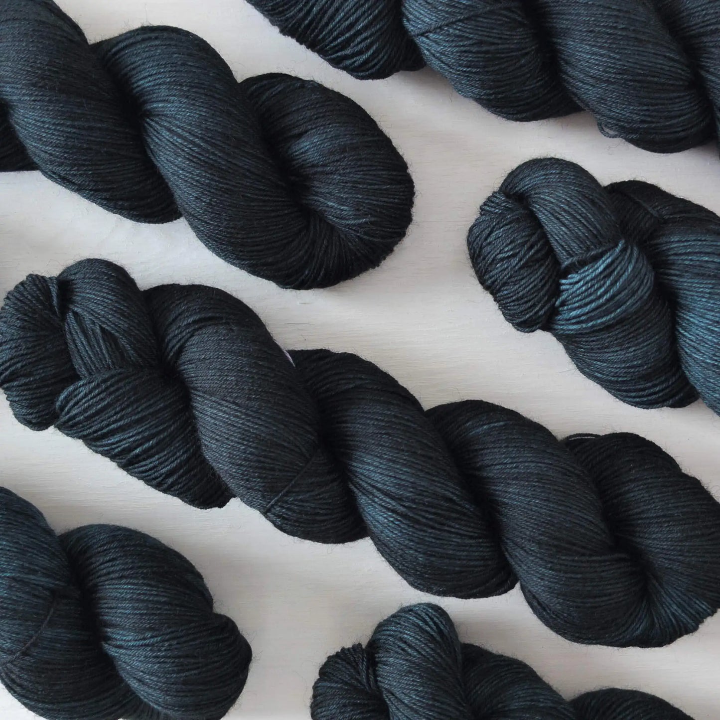 Schwarz - Blue Socks (BFL/Nylon)