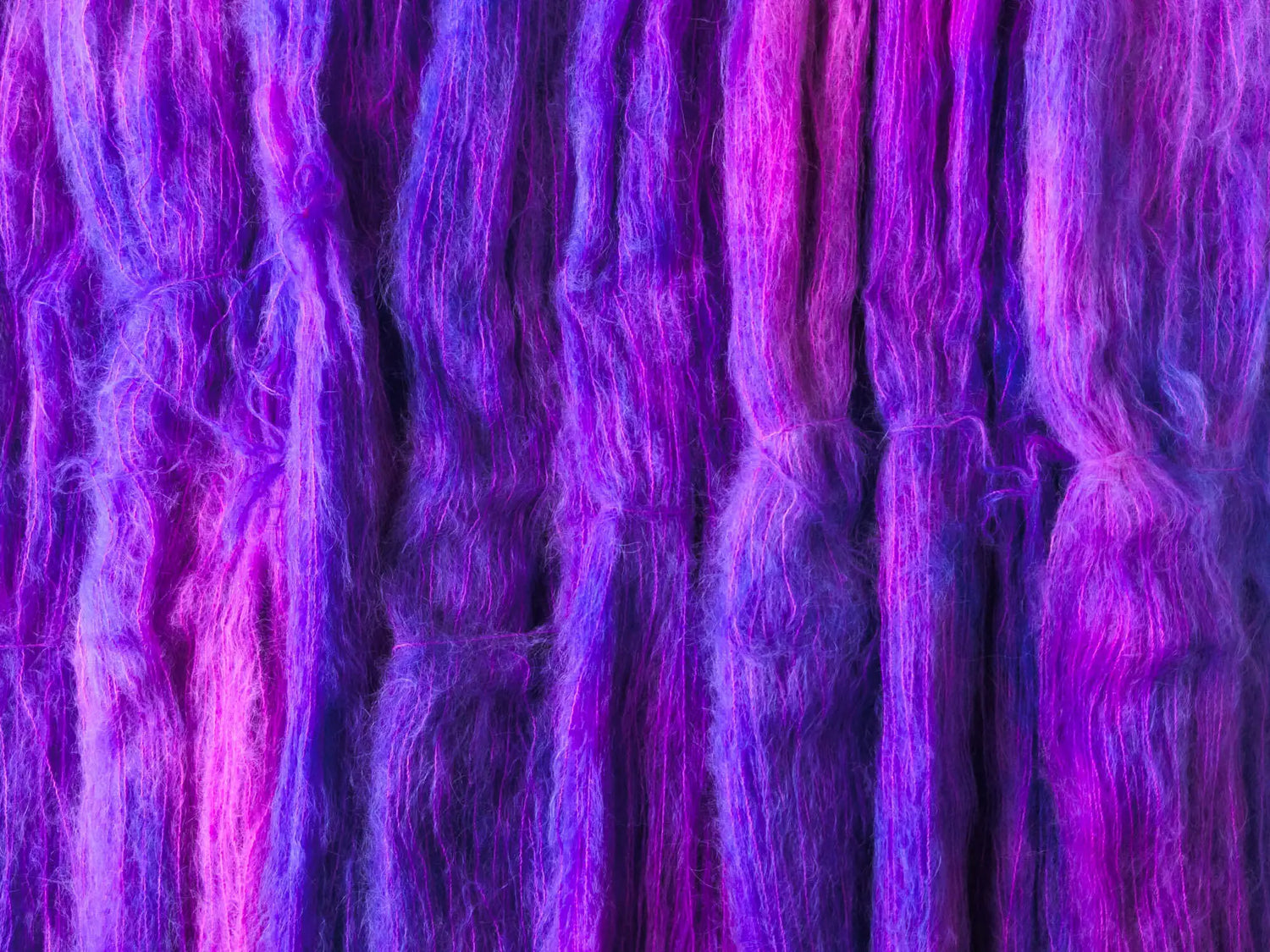 Cloud - handgefärbte Flauschwolle mit Alpaka und Seide