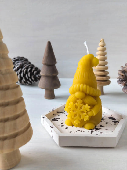 Tannilo - Bienenwachskerze Weihnachtswichtel Tannenbaum dunkelgelb