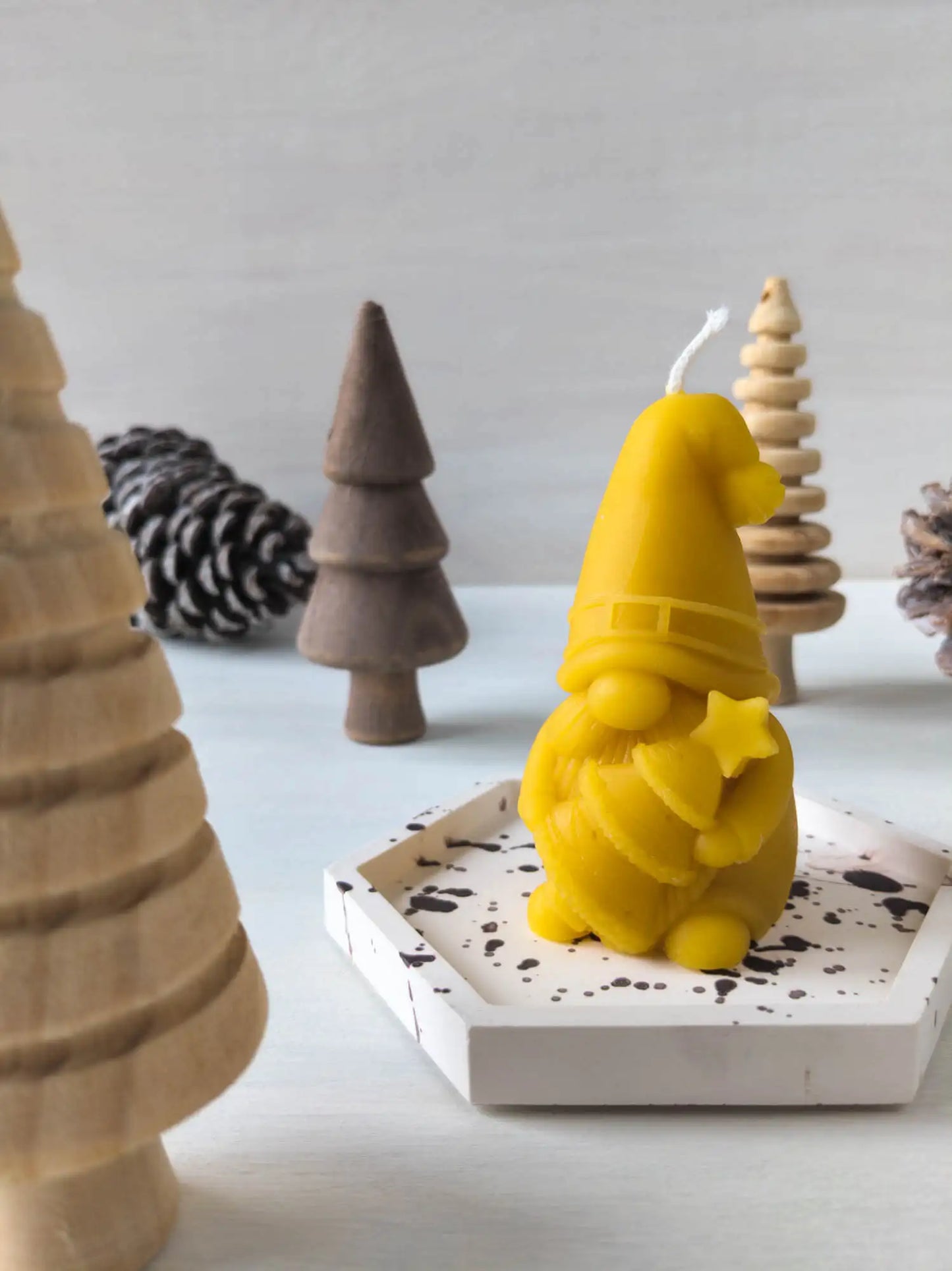 Tannilo - Beeswax candle Christmas gnome Christmas tree dark yellow
