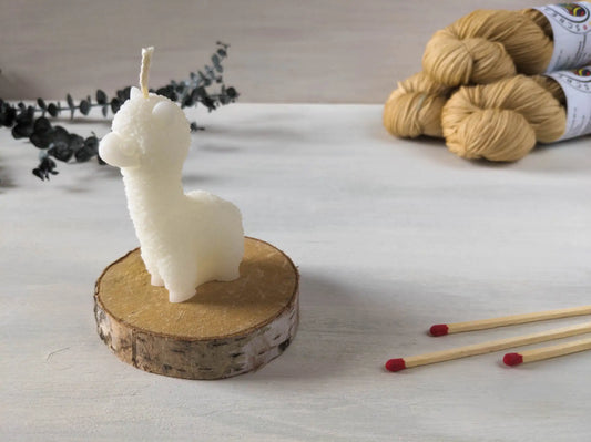 Beeswax candle Alpaca large snow white