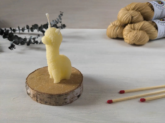 Beeswax candle Alpaca small light yellow - B-stock