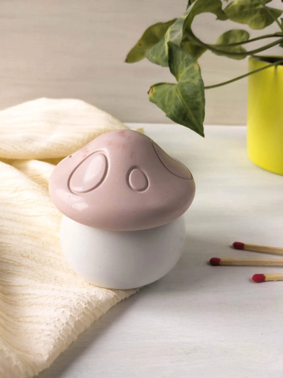 White Musk - Light Red Mushroom - Candle in a Cement Container