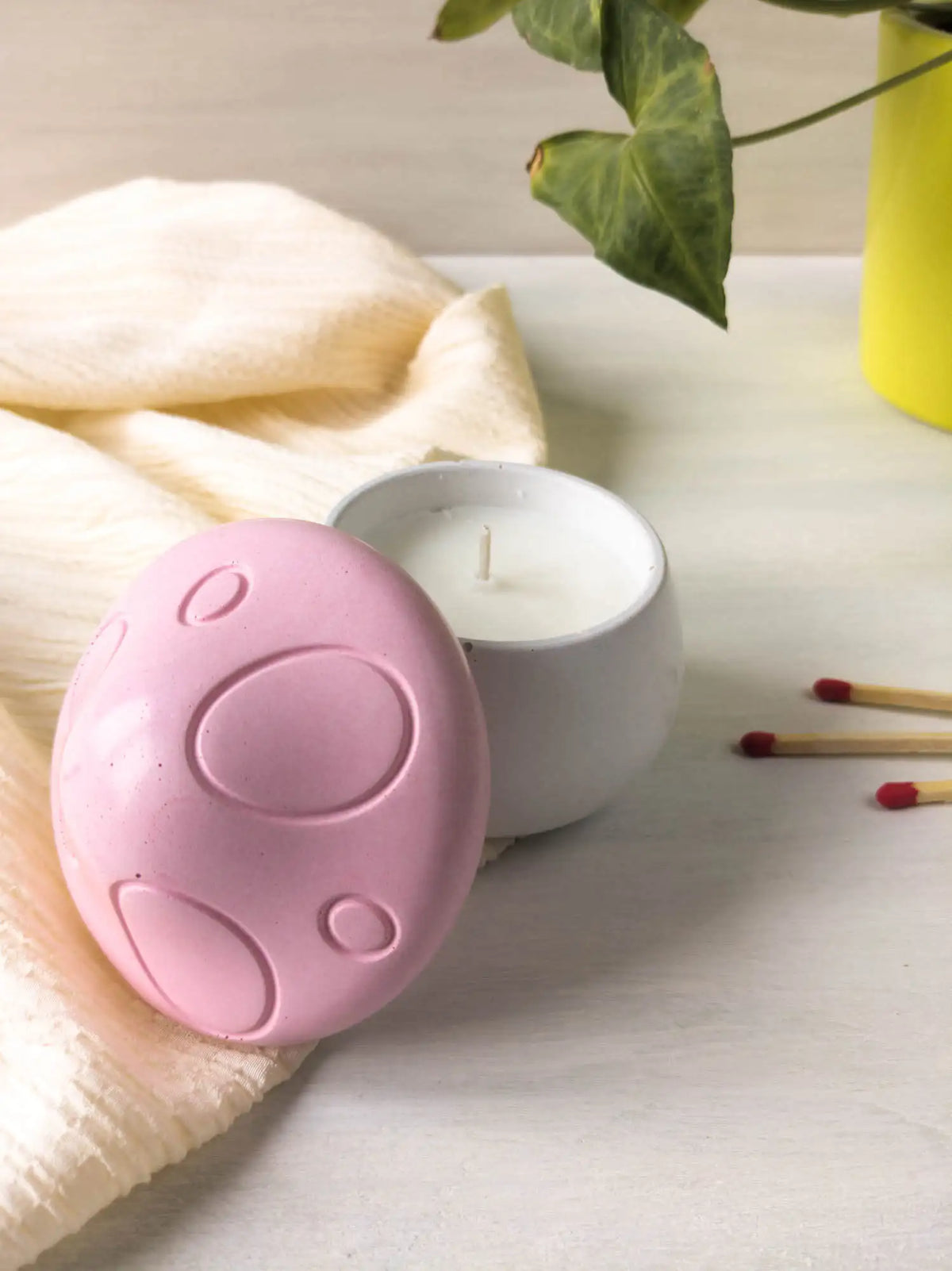 White Musk - Pink Mushroom - Candle in a Cement Container