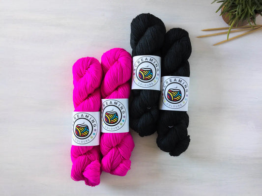 Pink Midnight - Blue Socks Quartett (Westknits MKAL Set 2024)