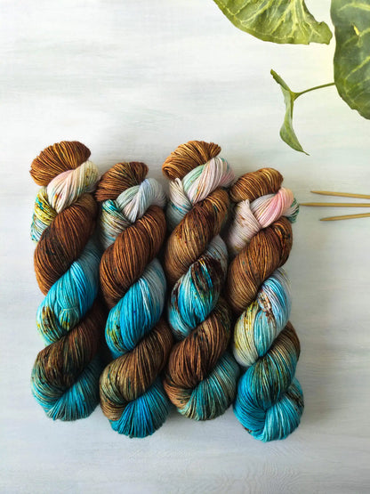 Steampunk-Libelle - Monatsfärbung April 2026 *Dye to order