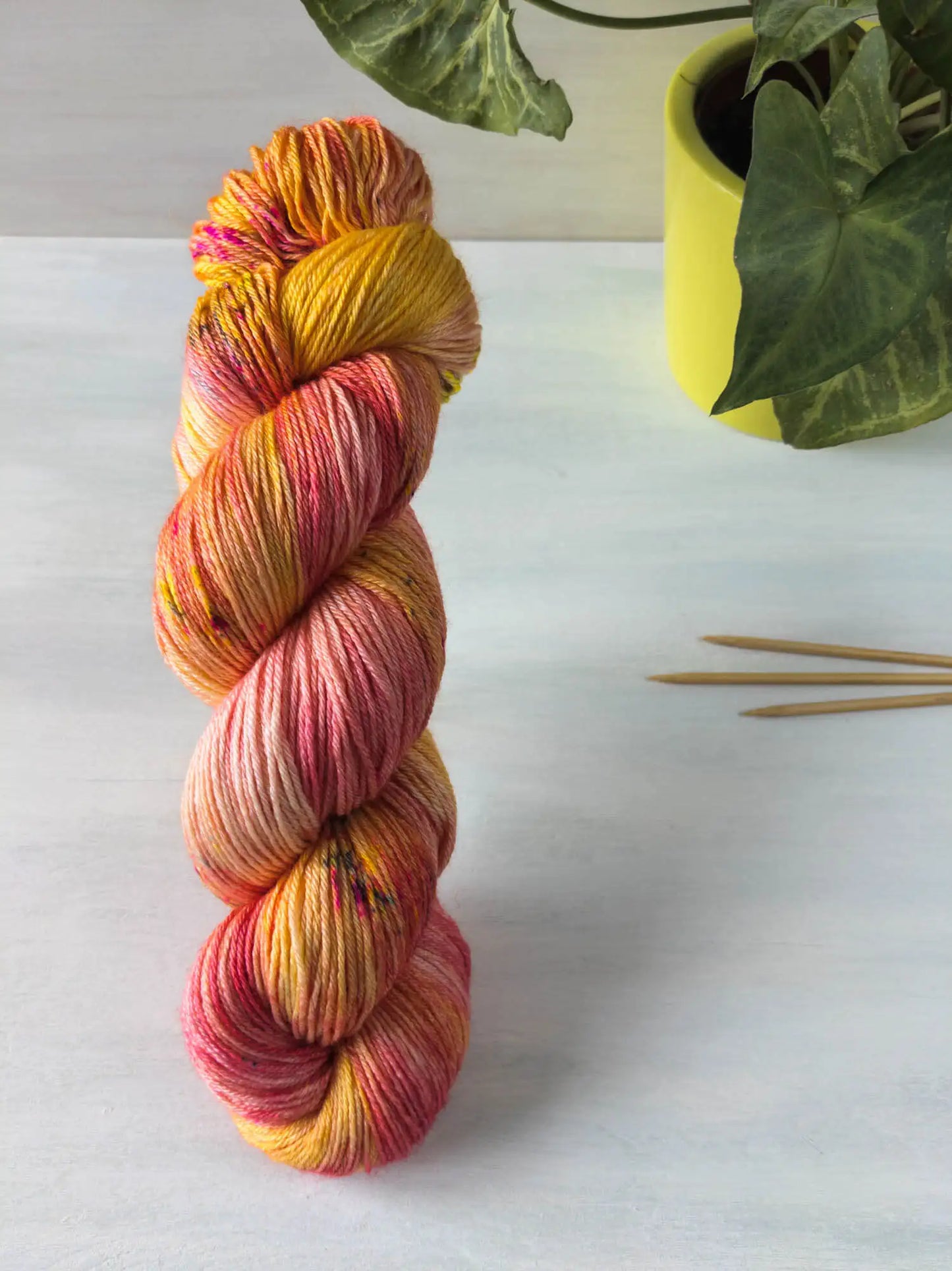 Neon Peach - Pearl (BFL/Seide) *Dye to order