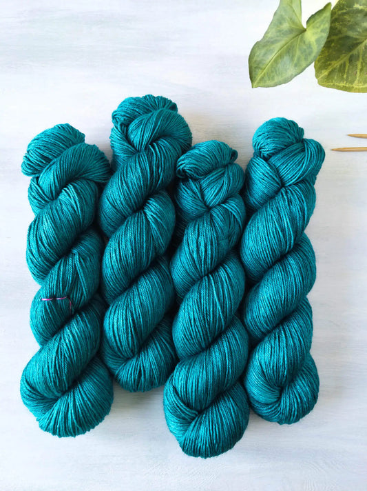 Petrol - Pearl (BFL/Seide) *Dye to order