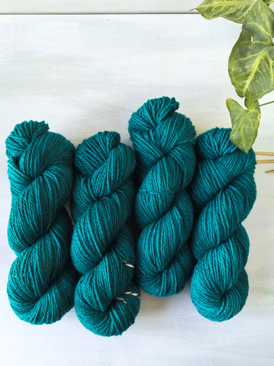 Petrol - Wiese (100% Deutsches Merinolandschaf nonsuperwash) *Dye to order