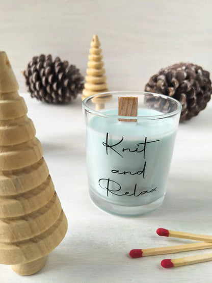 Cool - Knit and Relax - Wachsglas mit Sonnenblumenwachs und Holzdocht