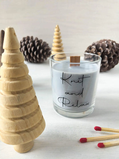 Koala Spa - Knit and Relax - Wachsglas mit Sonnenblumenwachs und Holzdocht